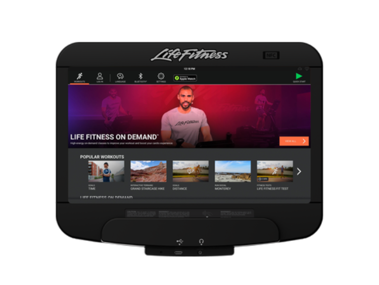 Life Fitness Integrity Series Elliptical Cross Trainer with SE3HD Console