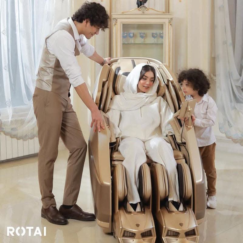 Rotai Robotic Revolution Massage Chair (Sleek Golden)