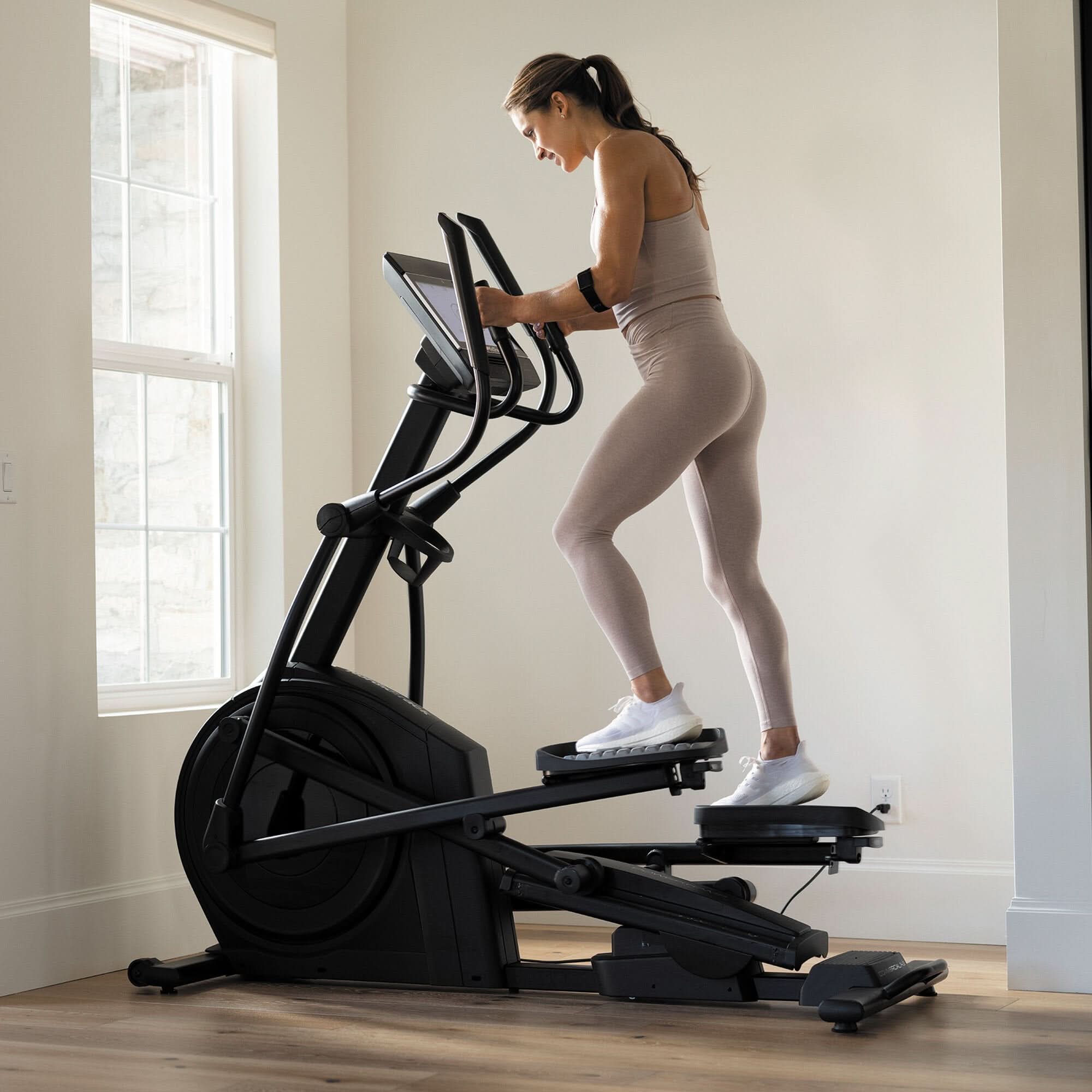 NordicTrack AirGlide 14i Elliptical Cross Trainer Machine