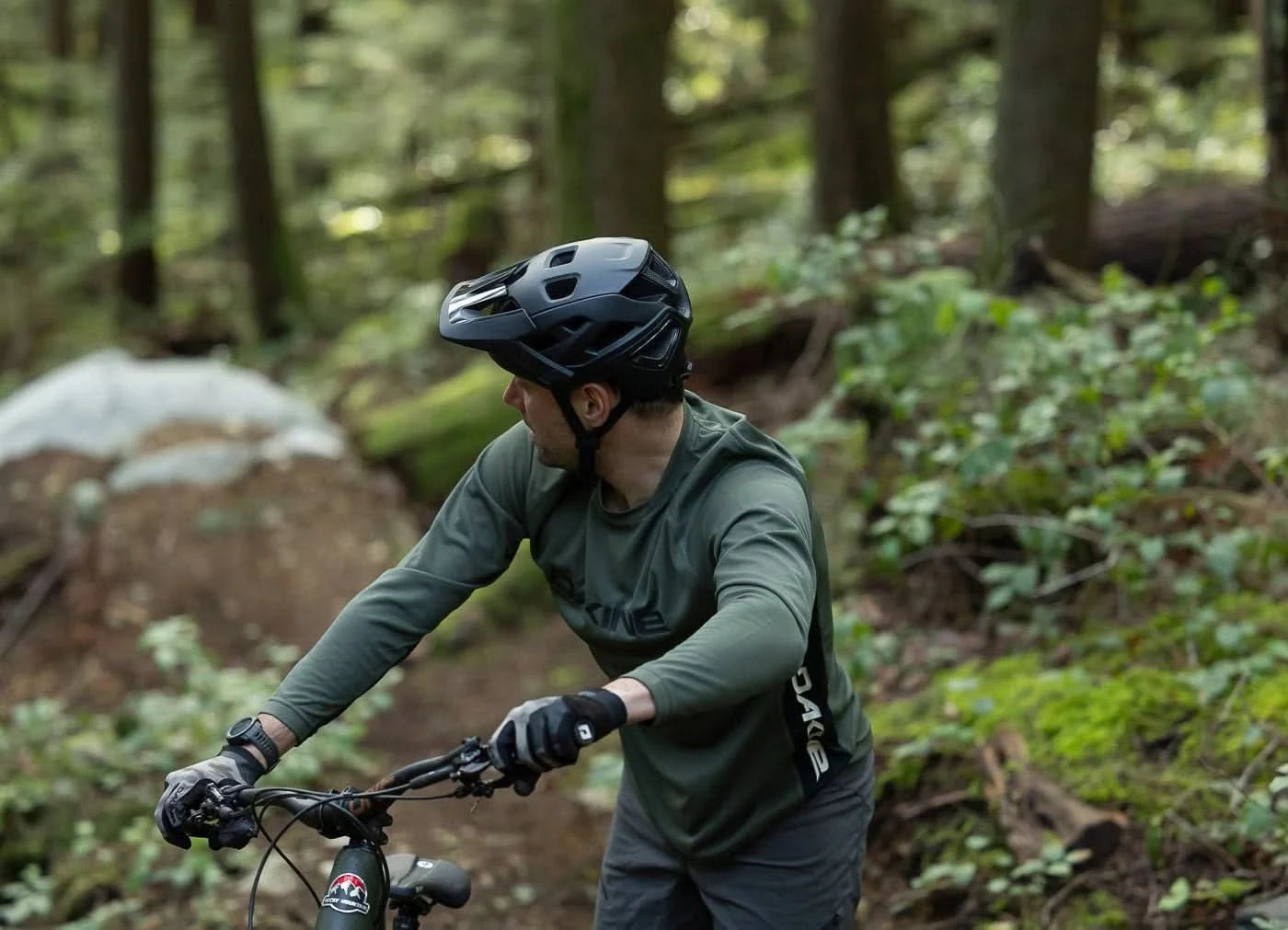 Lazer Jackal KinetiCore Helmet – Premium MTB Trail Helmet