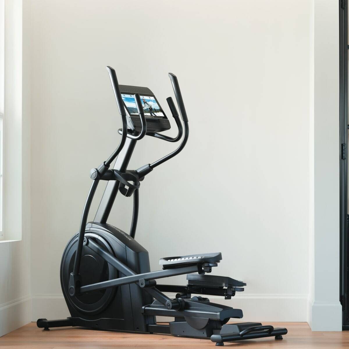 NordicTrack AirGlide 14i Elliptical Cross Trainer Machine