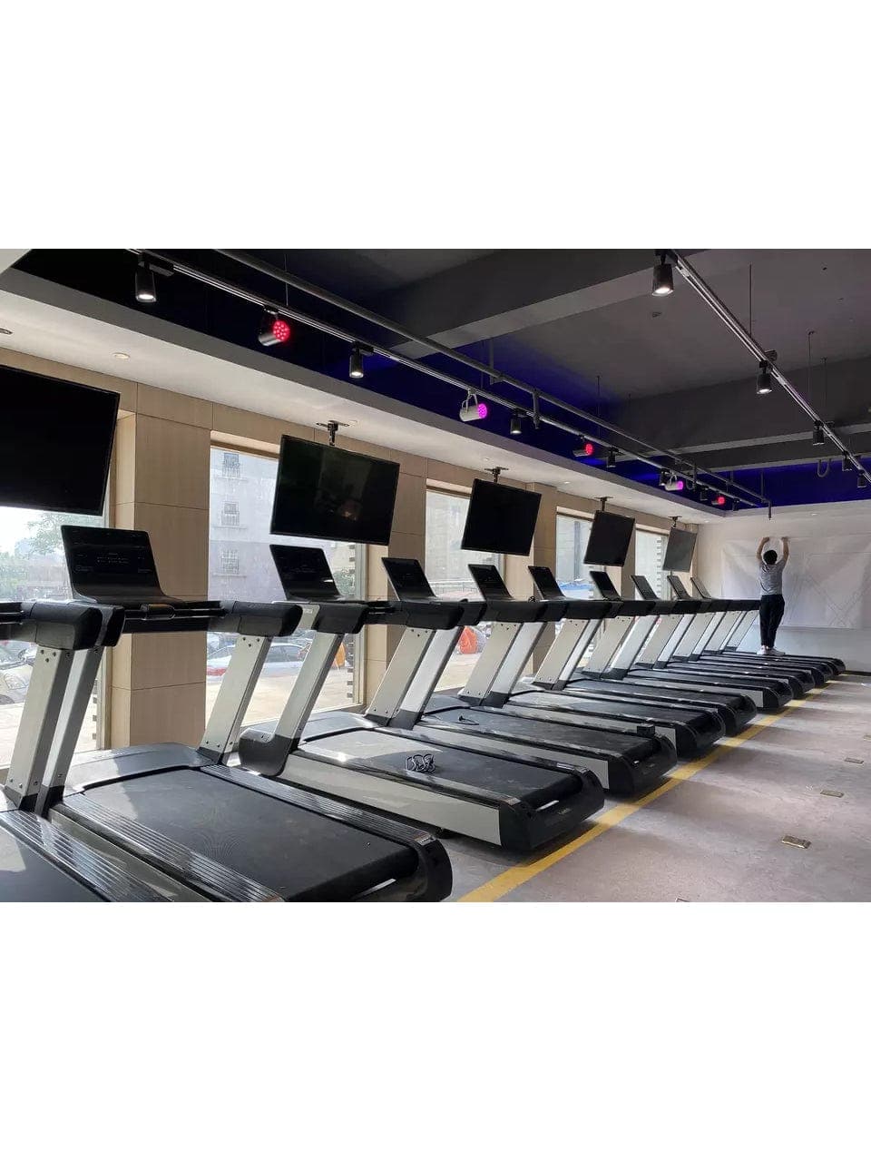 1441 Fitness 3 HP LED Commercial Treadmill - 41FS500