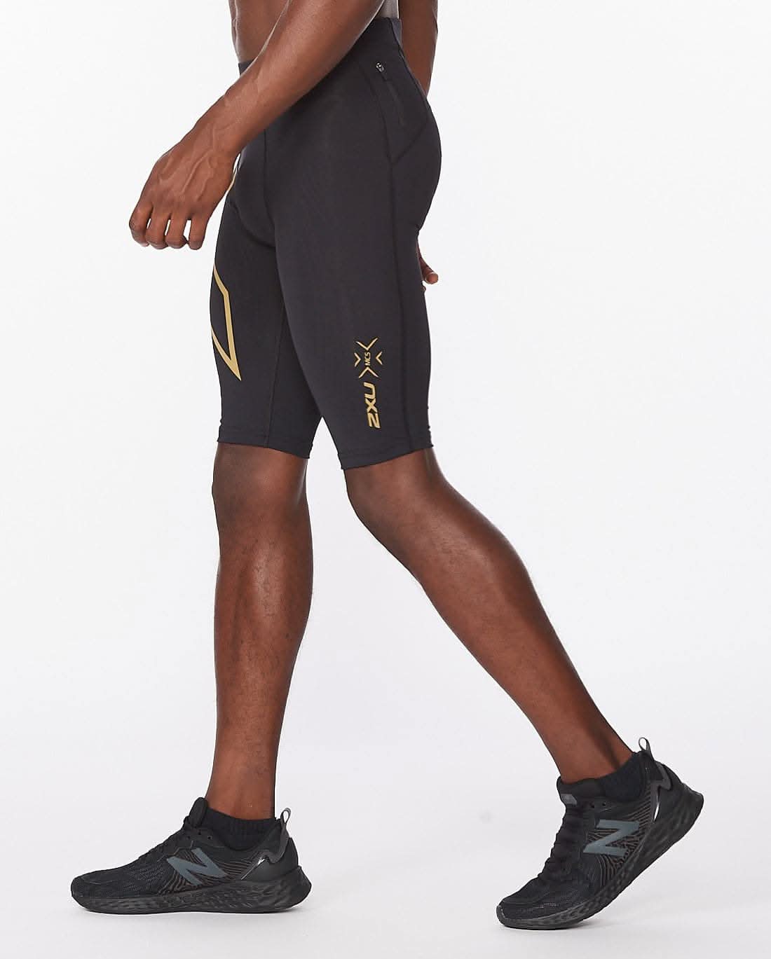 2Xu, Light Speed Compression Shorts X Small, Ma5331B, Black/Gold Reflective - Athletix.ae