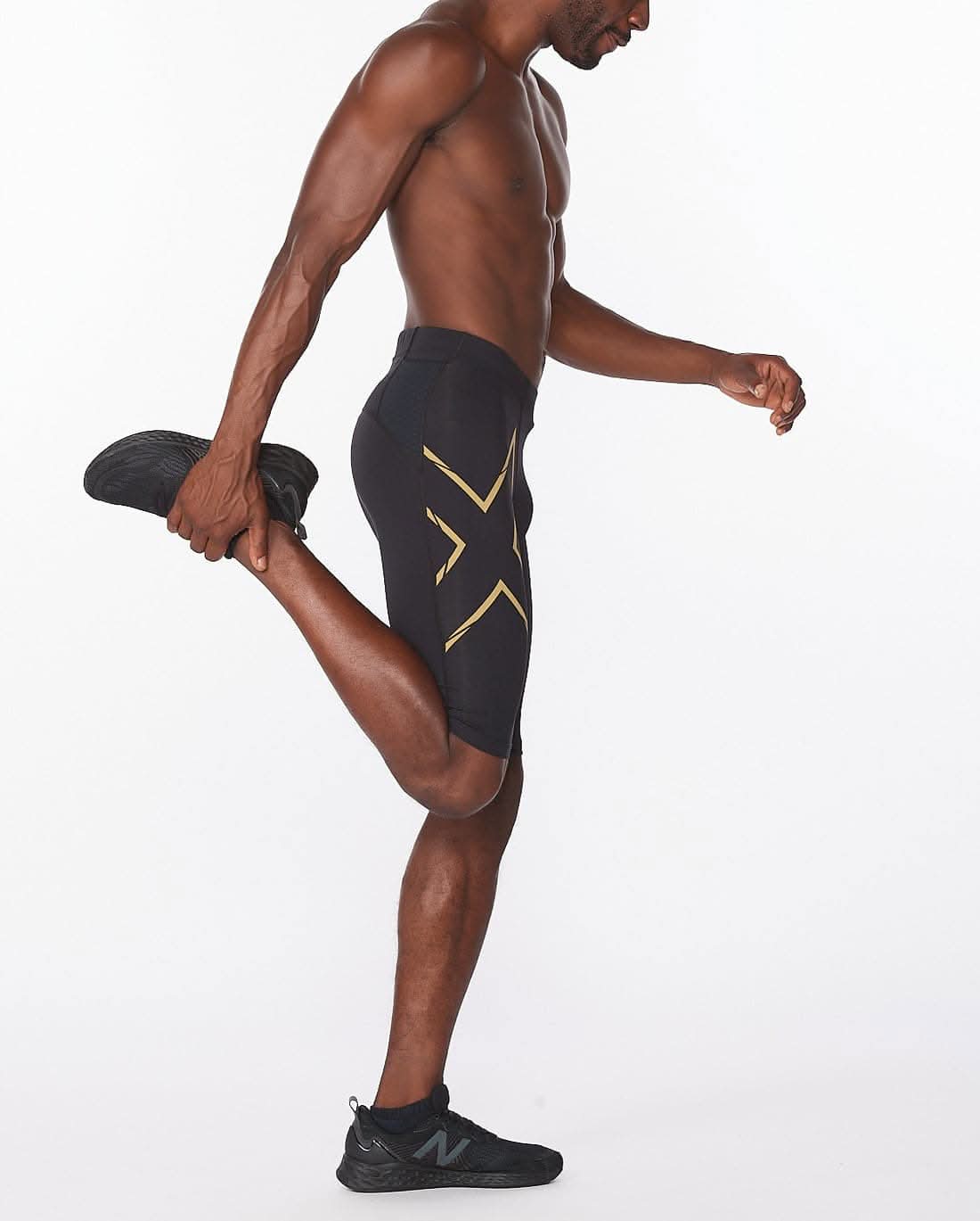 2Xu, Light Speed Compression Shorts X Small, Ma5331B, Black/Gold Reflective - Athletix.ae