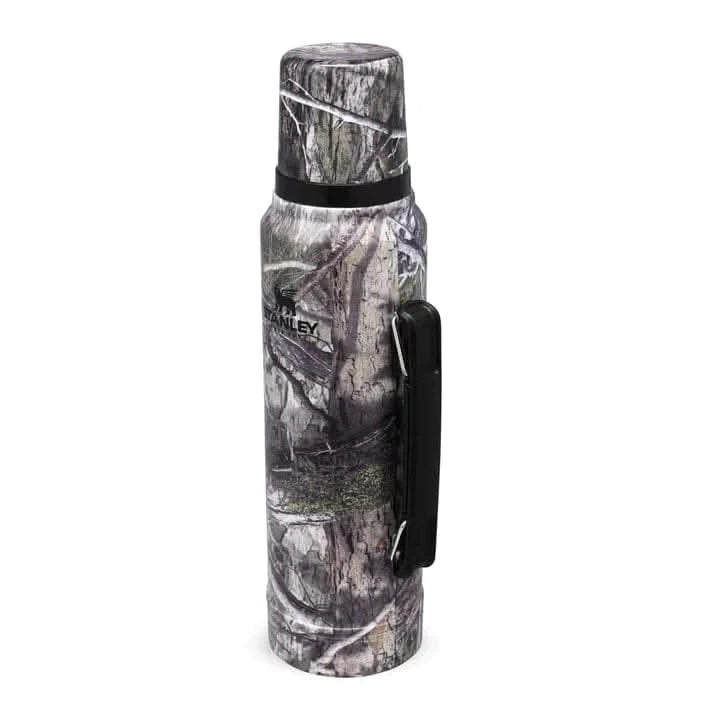 Stanley Classic Legendary Bottle, Vacuum Insulated, 1L/1.1QT Mossy Oak County