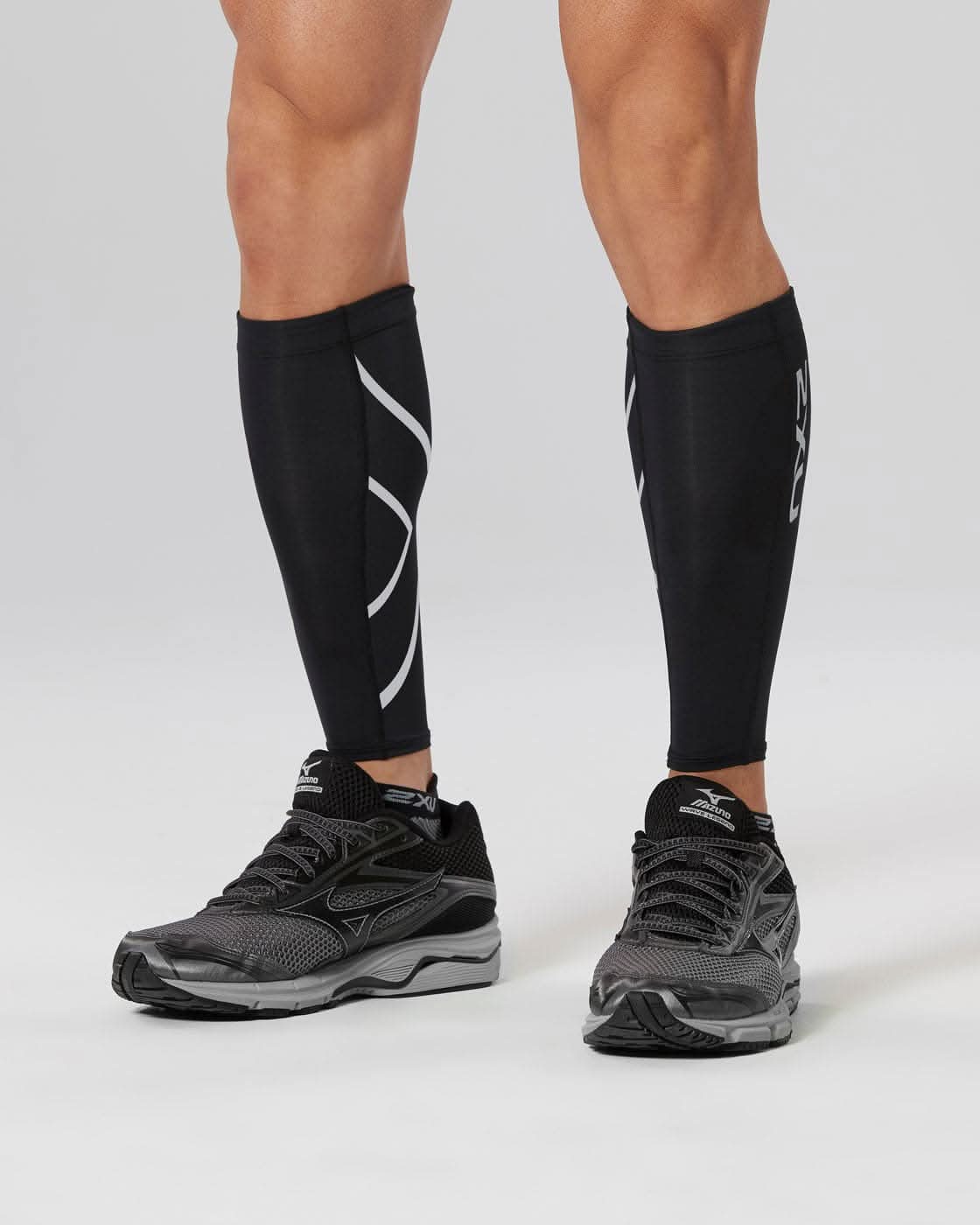 2Xu, Compression Calf Guards Medium, Ua1987B, Black/Black - Athletix.ae
