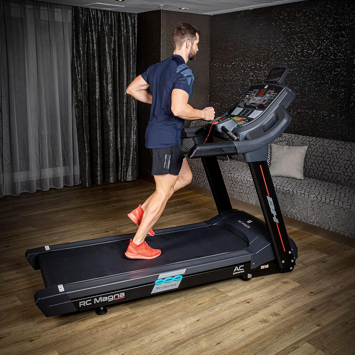 BH Fitness, 3.5 HP RC Magna Treadmill, G6509I
