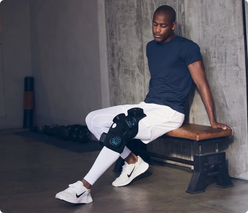Therabody RecoveryTherm Knee Wrap | Hot & Cold Vibration Therapy