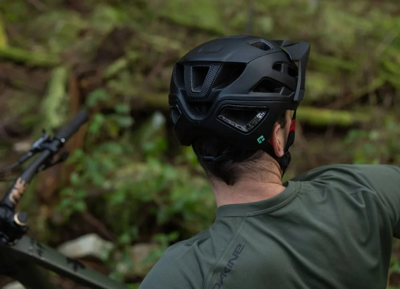 Lazer Jackal KinetiCore Helmet – Premium MTB Trail Helmet