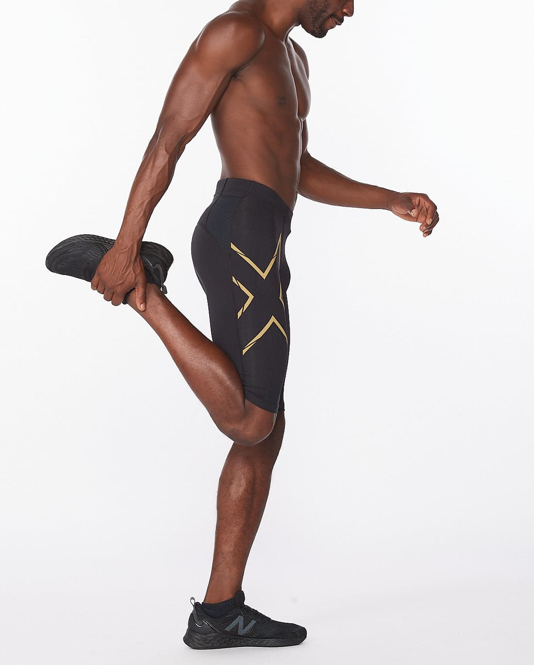 2Xu, Light Speed Compression Shorts X Small, Ma5331B, Black/Gold Reflective - Athletix.ae