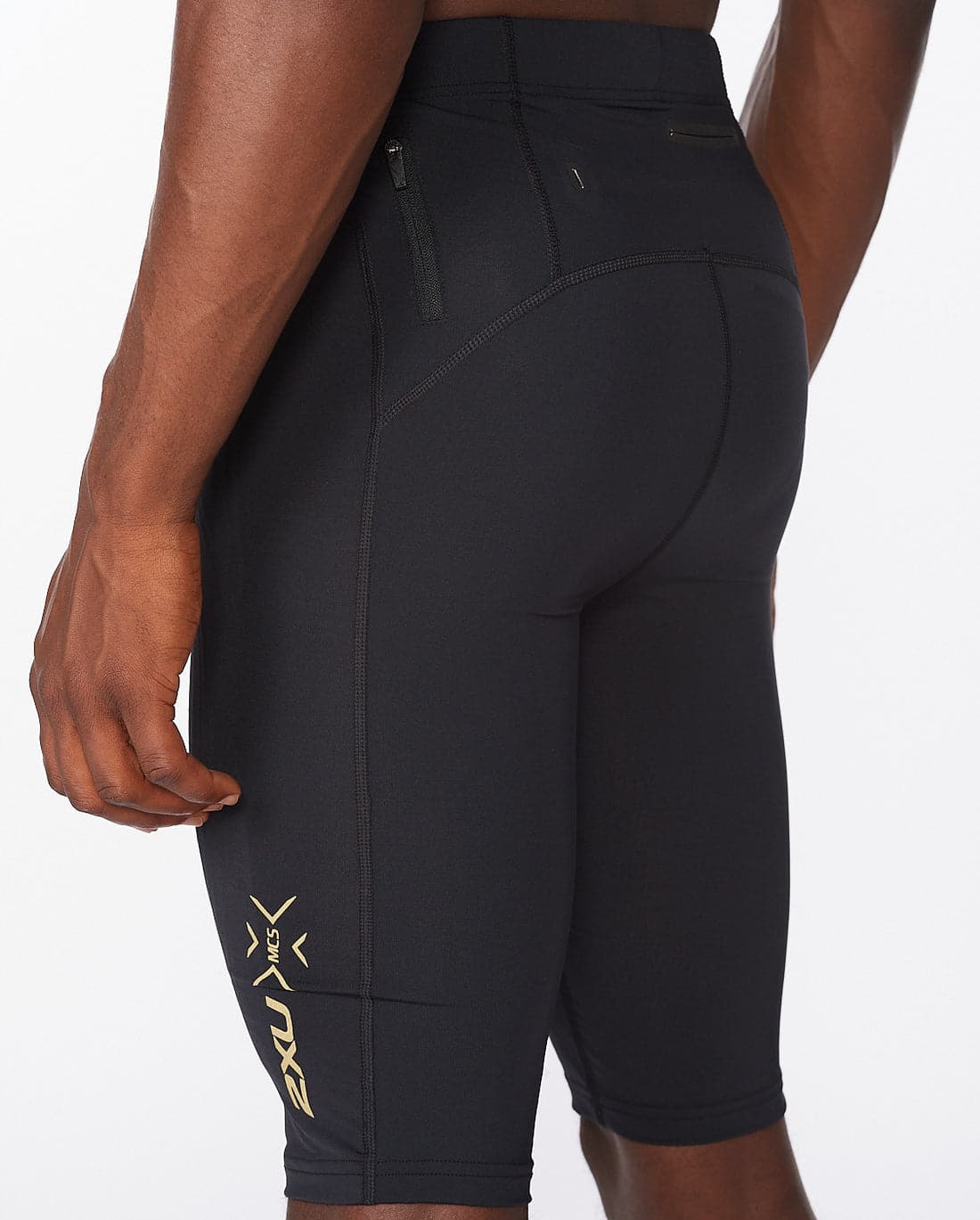 2Xu, Light Speed Compression Shorts X Small, Ma5331B, Black/Gold Reflective - Athletix.ae