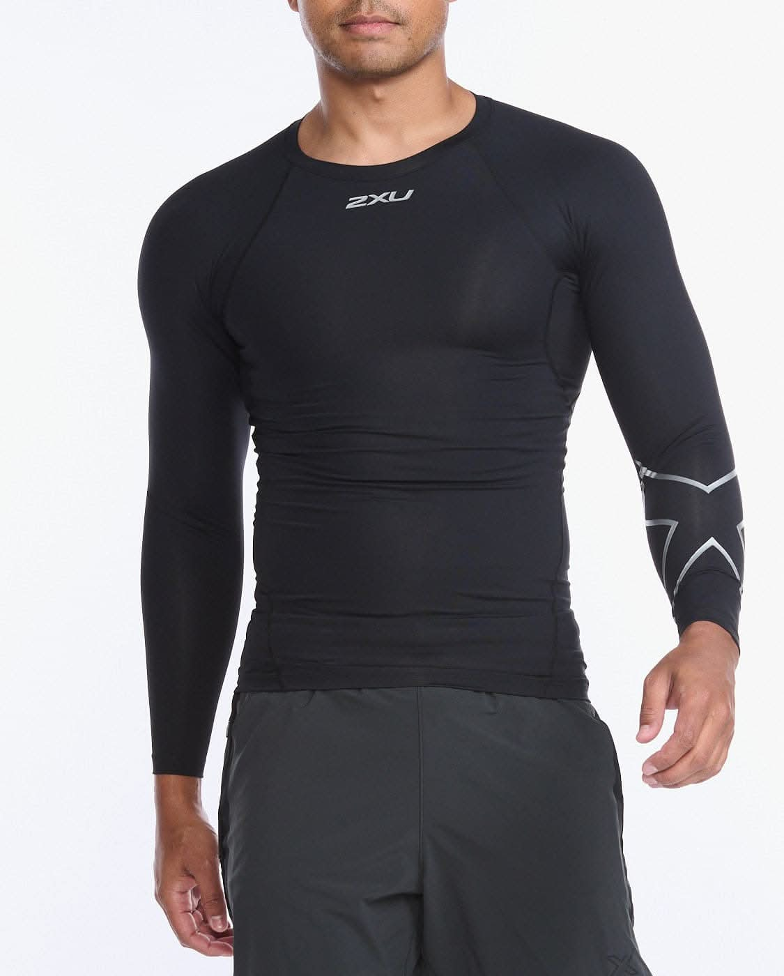 2Xu, Core Compression Long Sleeve Small, Ma6398A, Black/Silver - Athletix.ae