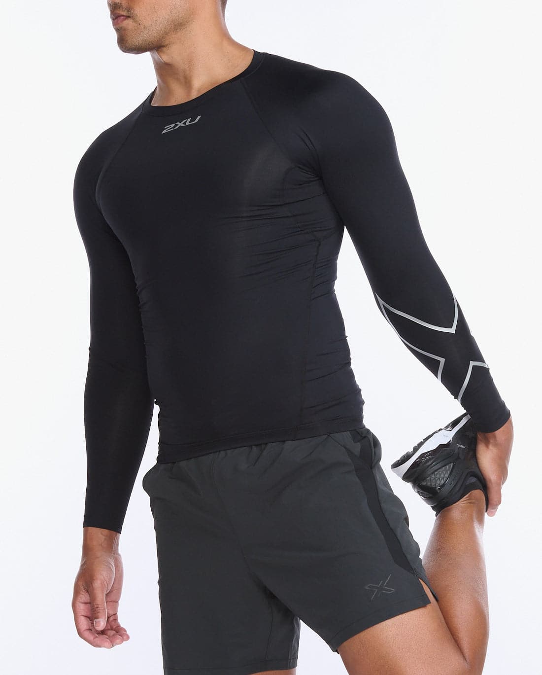 2Xu, Core Compression Long Sleeve Small, Ma6398A, Black/Silver - Athletix.ae